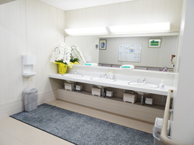 車椅子対応洗面所